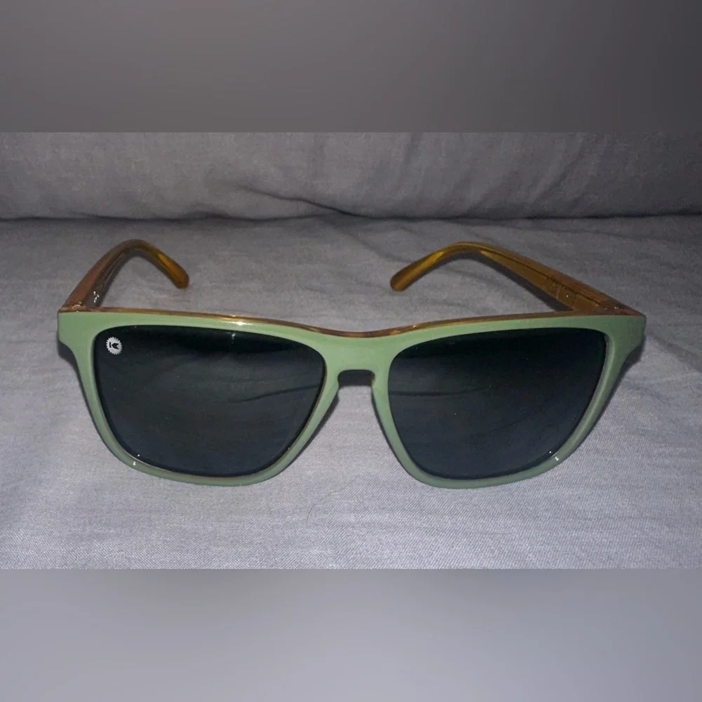 KNOCKAROUND “Coyote Calls” Men’s Stylish Green and Brown Sunglasses - Picture 1 of 4